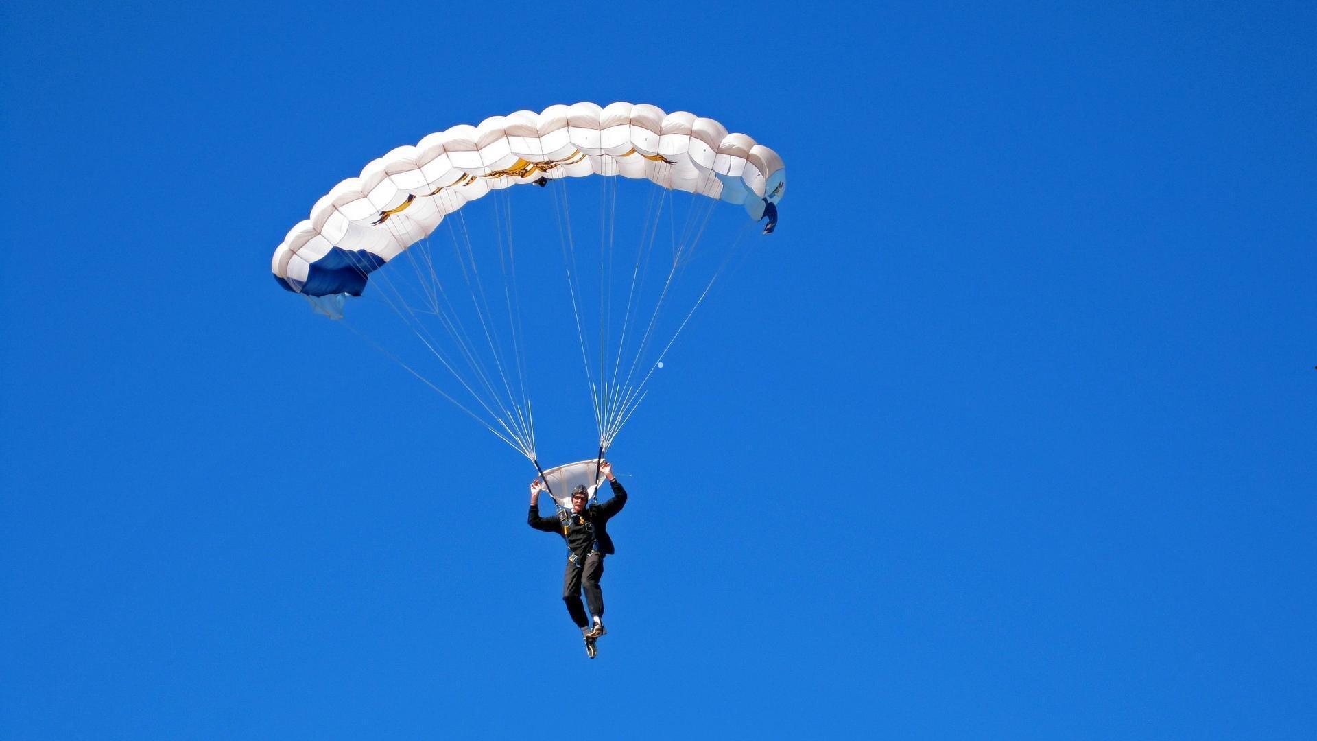 罗马诺深夜引爆转会市场！米兰皇马曼城冬窗首日闪电战，菲尔克鲁格塞门约成焦点