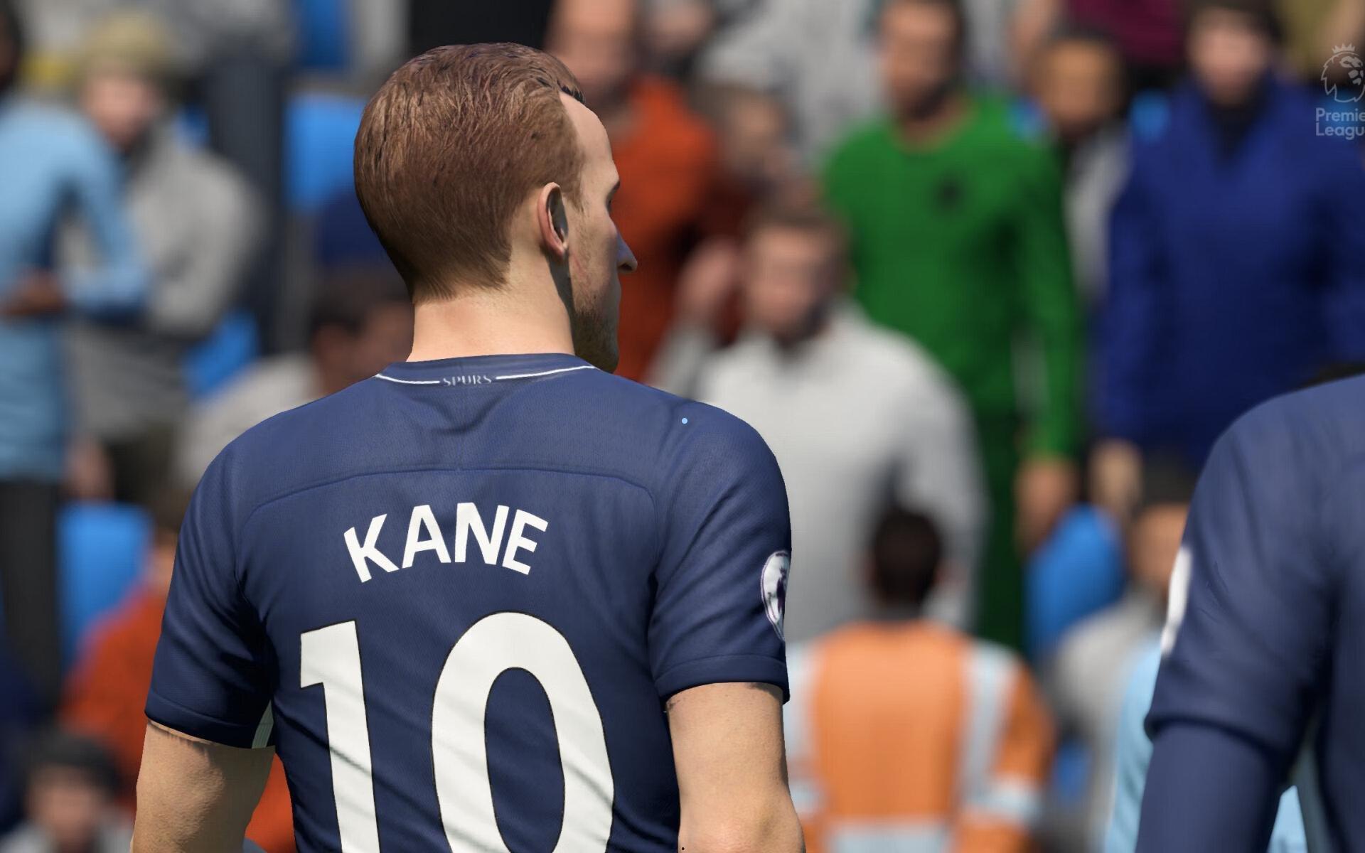 阿莫林与伴侣曼市驾跑车畅游 难得闲暇时光引发足球界关注