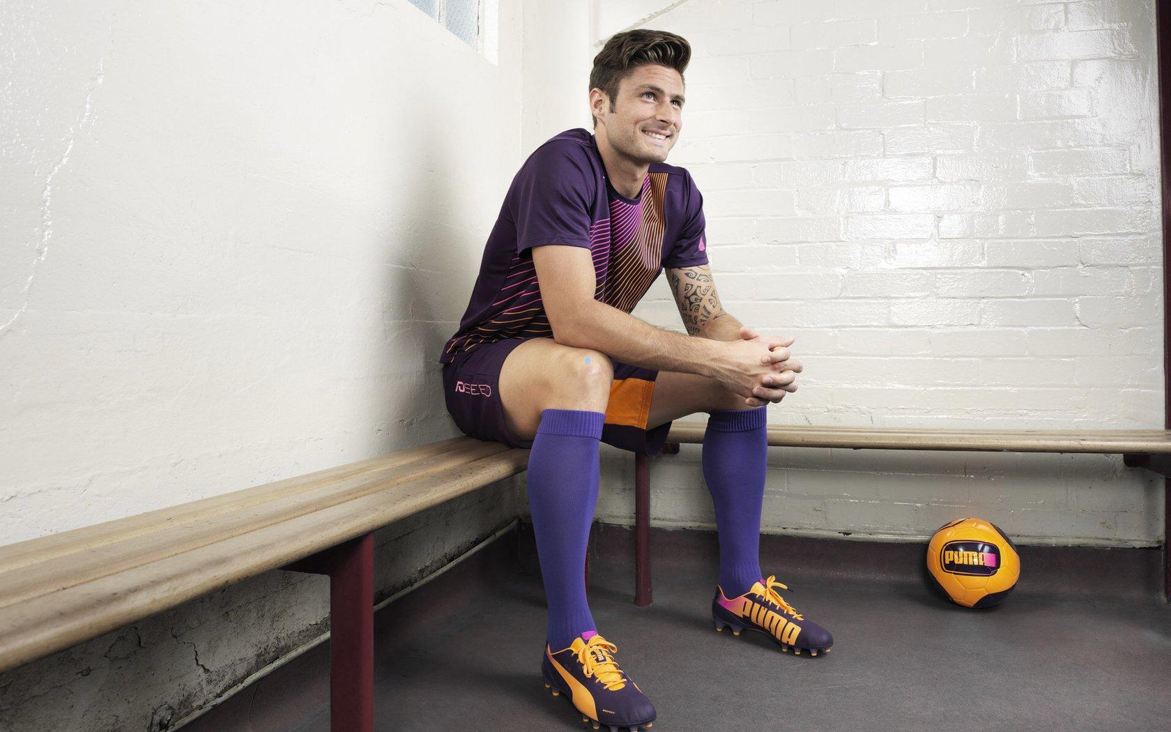 海星体育_健康莱昂纳德势不可挡！连续10场轰下20+得分，赛季场均24.8分引领快船冲刺